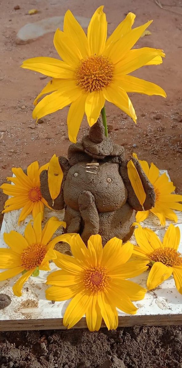 rajpurvii's tweet photo. ಮುದ್ದು ಮುದ್ದಾದ ಗಣಪತಿಯೆಂದರೆ ಯಾರಿಗೆ ತಾನೇ ಇಷ್ಟವಿಲ್ಲ....😍🙏🚩 https://t.co/Yjt54otWqJ