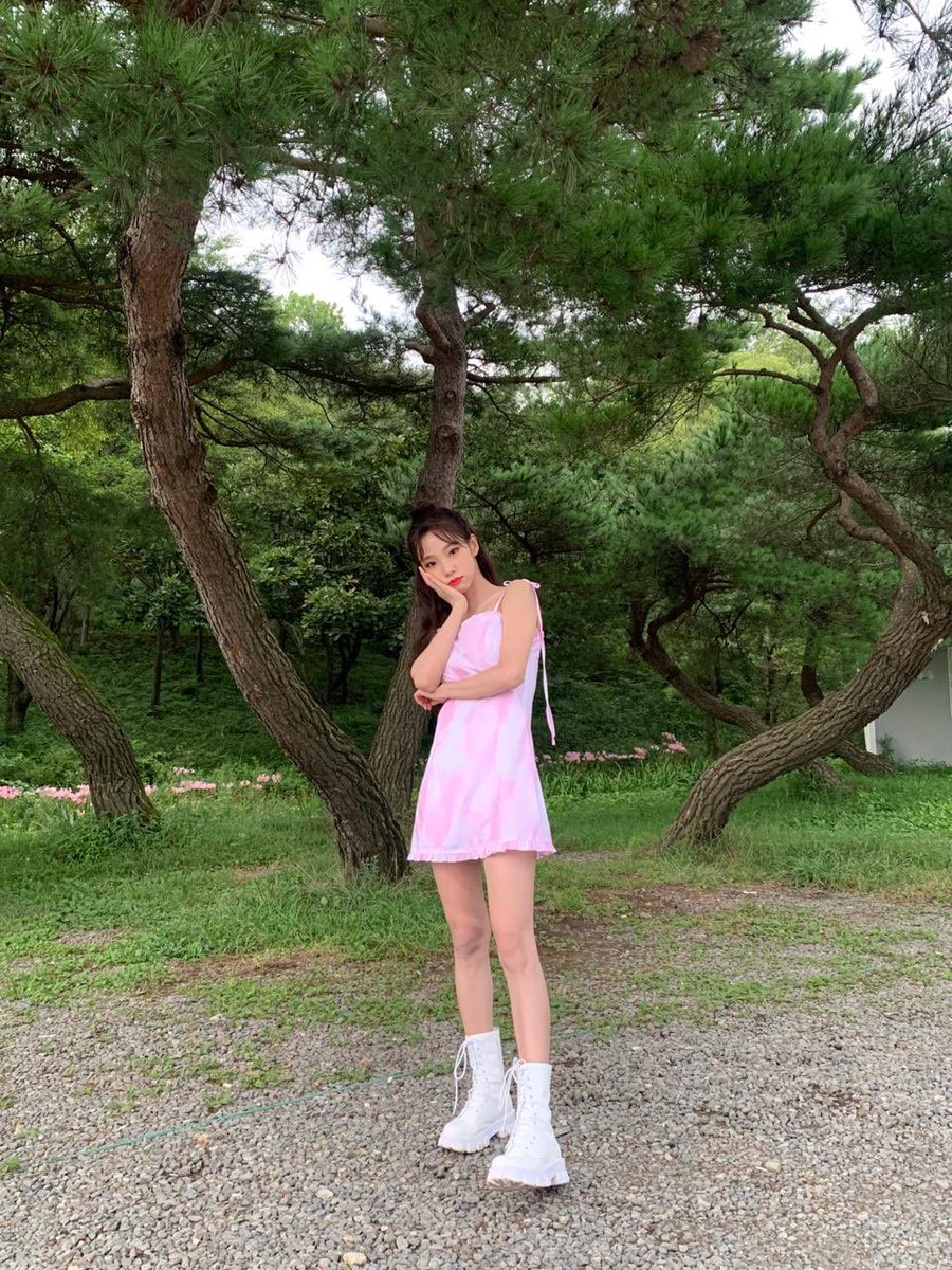 [0814 #universe] 

who just looked into my eyes???? 

#wjsn #yeoreum #우주소녀 #여름