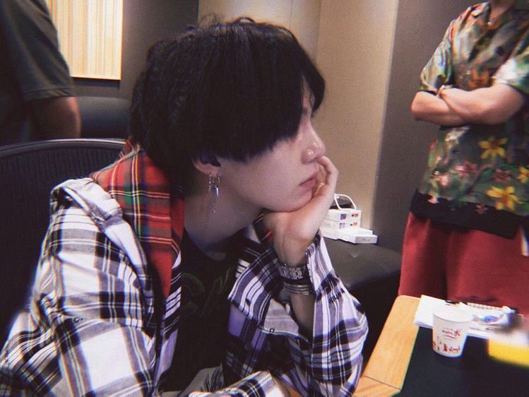 alexamariexl's tweet photo. URONG SULONG | filo #yoonminau

ruel just can't stand sebastian &amp; his attitude. well, except when they're making-out. it's a different story. https://t.co/P8ZXiDSJOf