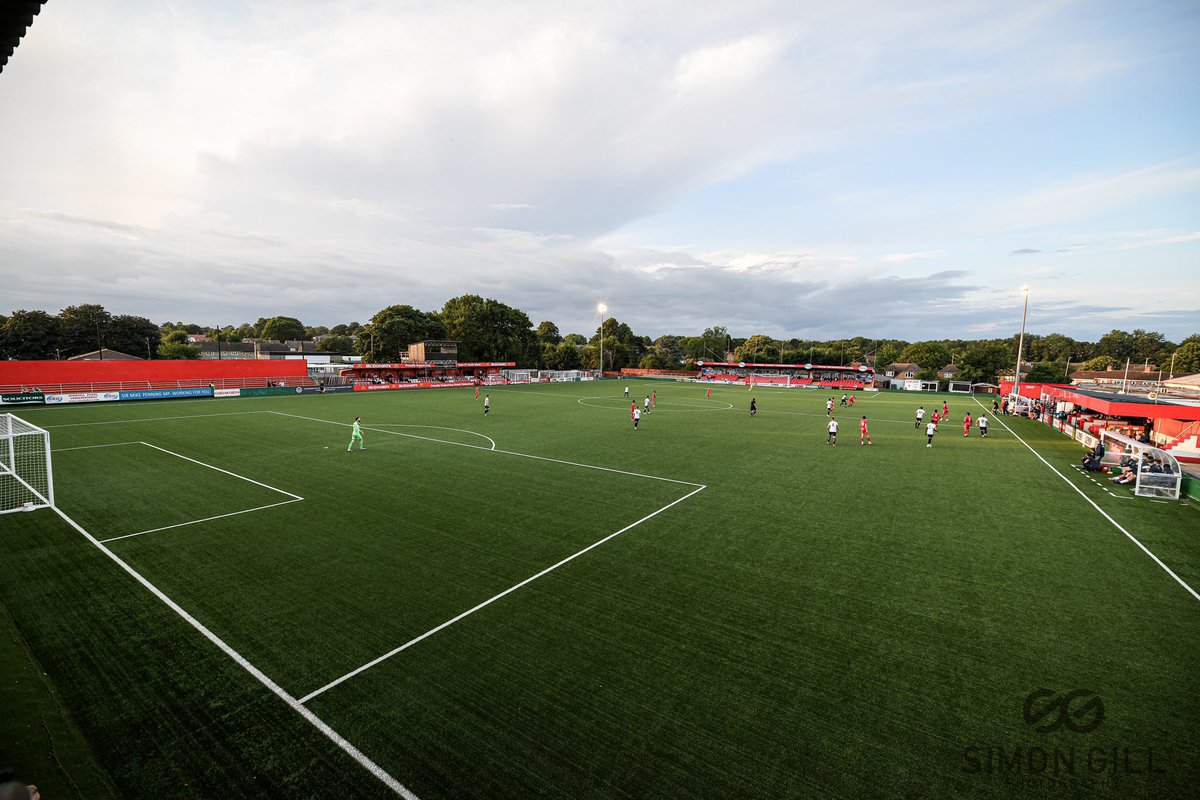 Best of luck to our team <a href="/hemelfc/">Hemel Hempstead Town FC</a> in their seasons opener today away at <a href="/maidstoneunited/">Maidstone United</a> …….Exciting times for the Club on &amp; off the pitch very proud of the great work our good friends <a href="/DBoggins/">dave boggins</a> &amp; <a href="/LEEBIRCH/">Lee Bircham</a> are doing for the town ❤️#TudoursTogether