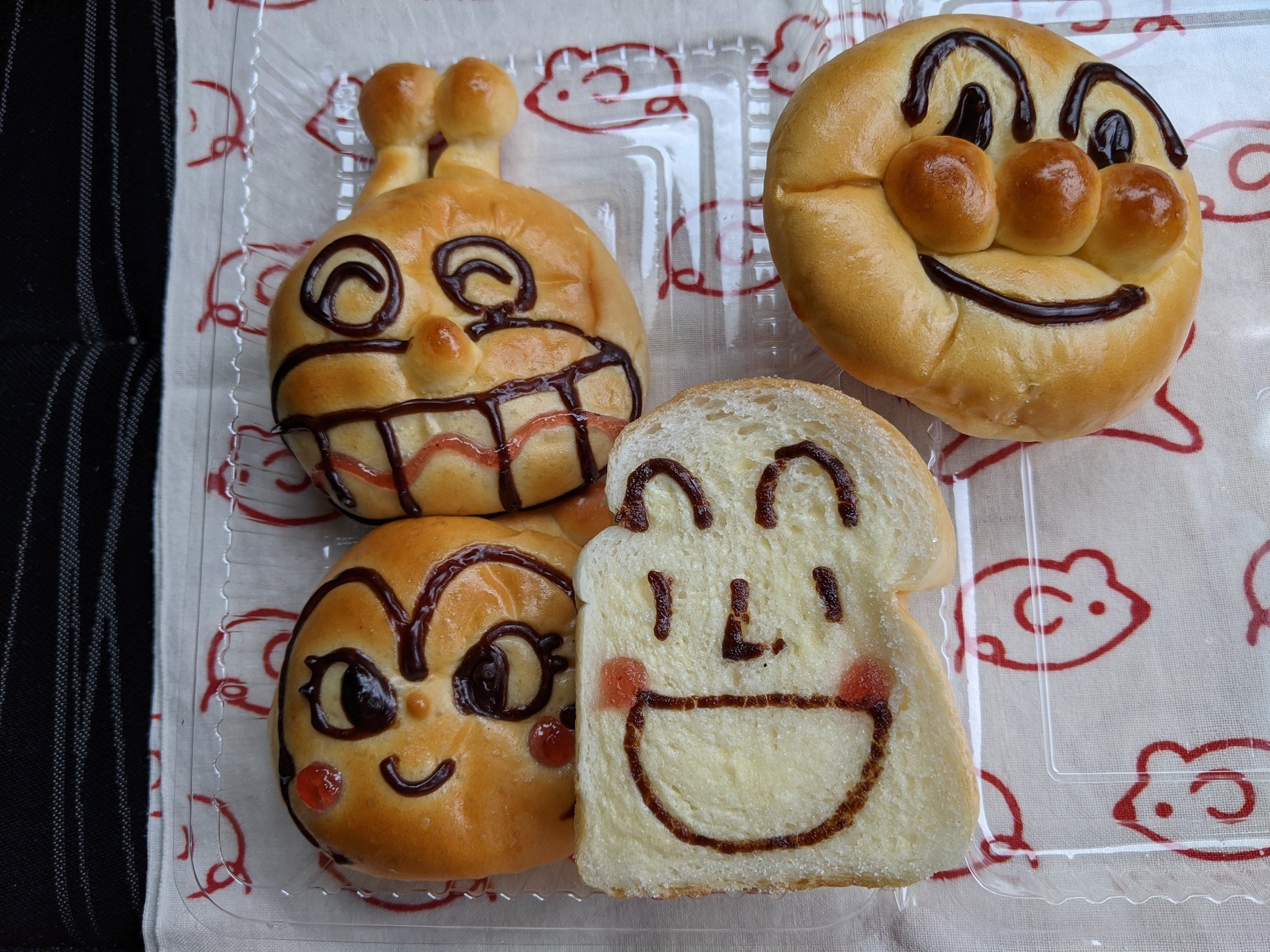 Youtan Daisukidayo 美味しいアンパンマンセットです ペロリのパン キャラクターパン Anpanman T Co Xa6i1udtpg Twitter