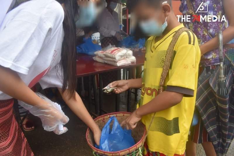 thirinandarJ7's tweet photo. Pro-democracy youths from #AyeMyaTharYar ward , HpaKant township , launched " From people to people " today .
NUG NEEDS SUPPORT
#Aug14Coup #WhatsHappeningInMyanmar https://t.co/QKZ8DLWBAF