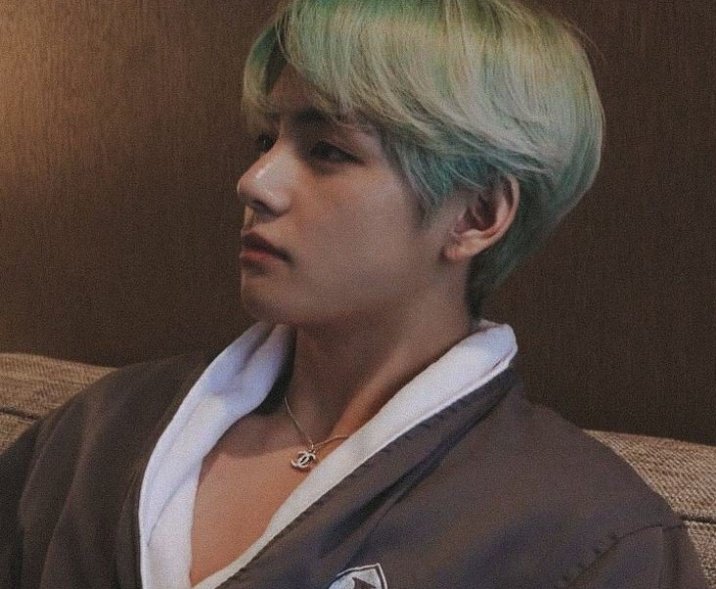 kookieslve's tweet photo. Mint haired taehyung —a thread coz why not; https://t.co/fbuuYQxY1f