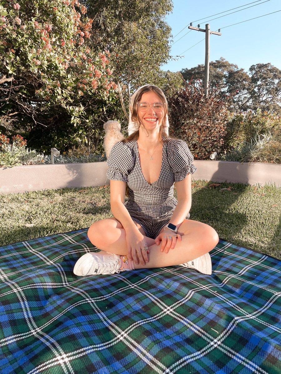 leni_atzi's tweet photo. looking like a picnic blanket and loving it #picnic #aesthetic #fashion #glassons https://t.co/ChLUHsCgNY