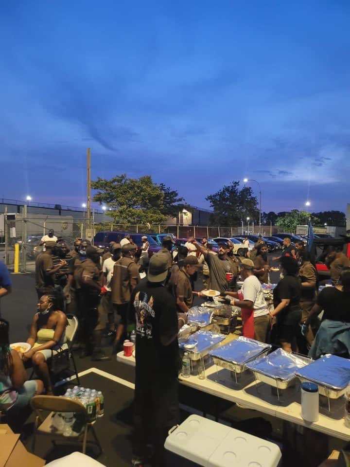 804_local's tweet photo. Foster Ave BBQ. Loving that solidarity https://t.co/iYltsvuIsf