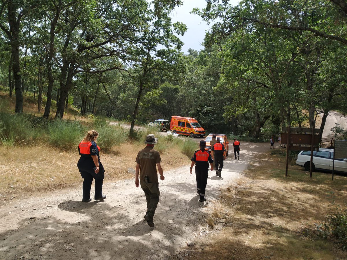 112cmadrid's tweet photo. 🟠 Dispositivo especial del #ERIVE en apoyo al Cuerpo de #AgentesForestalesCM para vigilancia disuasoria e información a la población en materia de prevención de incendios forestales y control de la actividad de baño.

👉🏻 Hoy y mañana en el entorno del #EmbalsedePuentesViejas. https://t.co/ZGe2TzBP2E