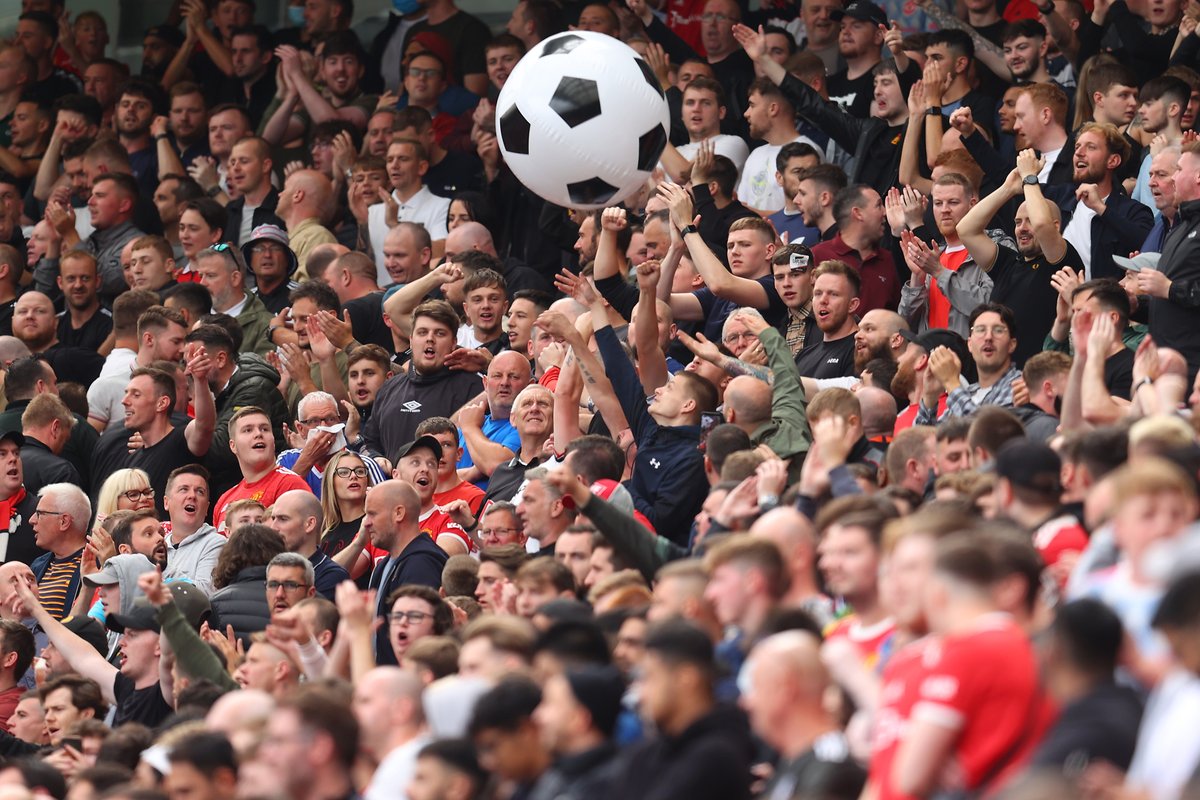 The atmosphere is electric inside Old Trafford ⚡

We've missed this! 😍

#MUFC | #MUNLEE