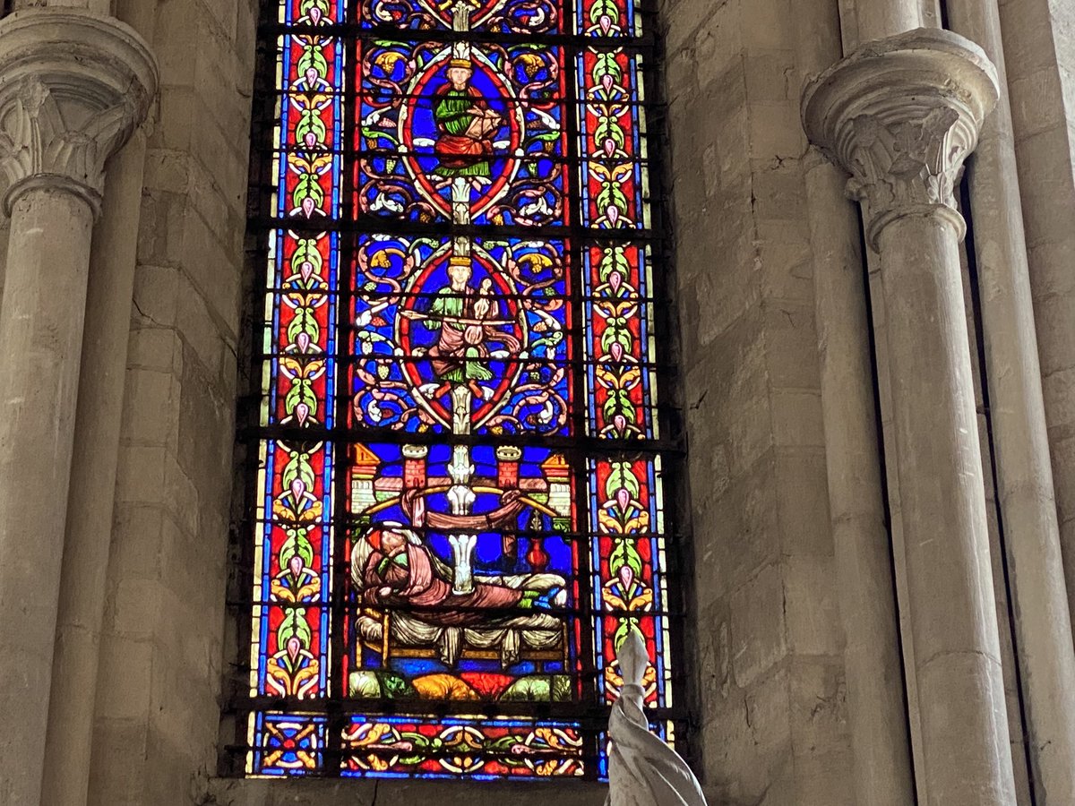 Gough_Janet's tweet photo. One of the most perfect #TreeofJesse windows 13C in the Chapelle Jeanne d’Arc at Troyes cathedral. With King David with his 🎻 and Solomon the Wise growing out of Jesse and direct descendant Mary who bore Christ - depicted here in Glory https://t.co/563EmCgB2r
