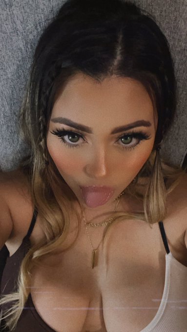 boobs <3 https://t.co/5wjKWPXpzT