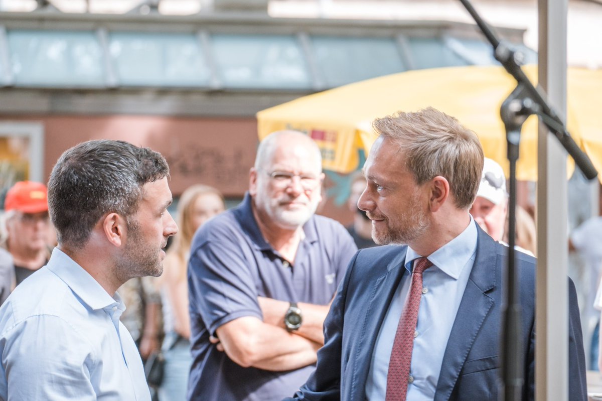 Das war eine super motivierende Veranstaltung mit <a href="/c_lindner/">Christian Lindner</a> gestern in Göttingen 💪🔥 Jede Stimme für die <a href="/fdp/">FDP</a> ist eine Stimme gegen den Krisenmodus und für die Modernisierung des Landes. Danke für diese Auftakt 4 Wochen vor der Kommunal- und 6 Wochen vor der Bundestagswahl.