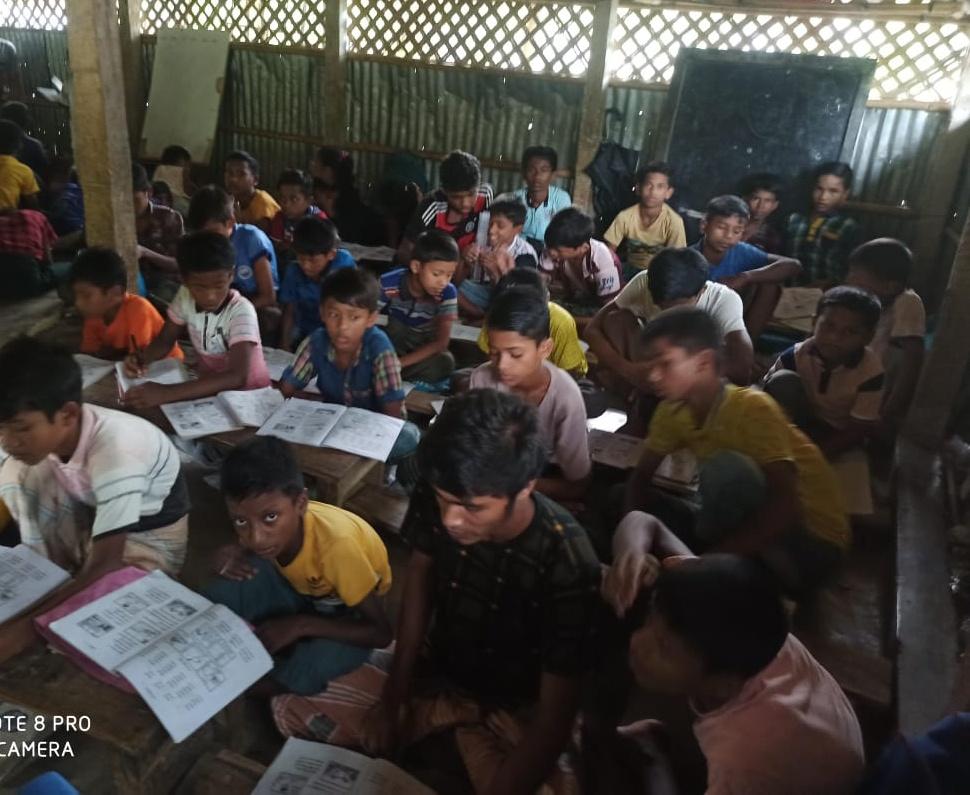 TechnicalShabb3's tweet photo. #DRFS school is running somehow with the hard work of #Rohingya patriotic teachers. On account of not getting learning opportunities in BD camp for 4 years, students are very happy and learning longingly in DRFS school despite not having enough books and school used materials. https://t.co/YoFBdV9v6l