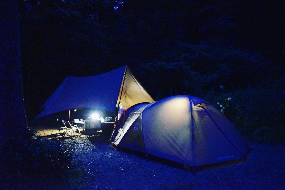 br5812's tweet photo. 子供３人連れて初キャンプ！
ずーっと雨降ってたけど子供達は楽しめたみたいでよかった😆
キャンプ場からミニトマト頂いて子供達大喜び！
設営、撤収全部１人でやったらへとへと💦親子キャンプは雨じゃない日がいいね😅笑

#グリーンパークふきわれ 
#親子キャンプ 
#三兄弟 
#20210813 https://t.co/UPkKXLk98i