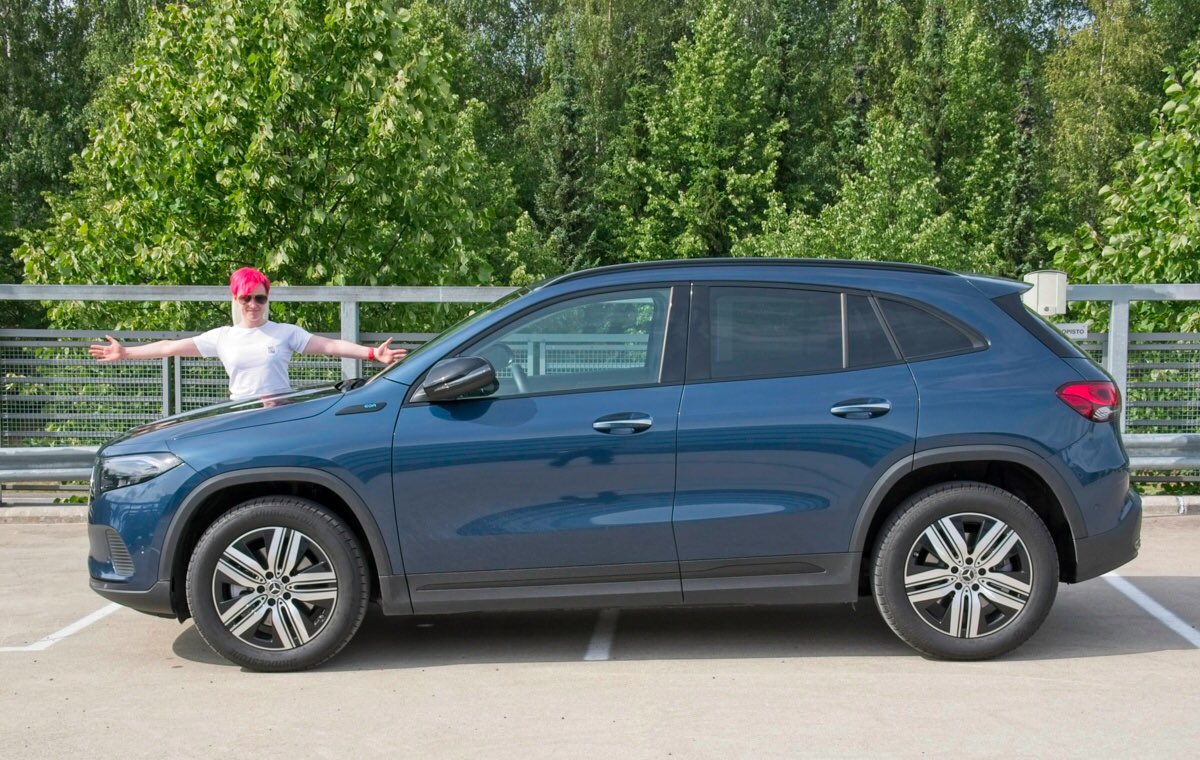 Kävin koeajamassa pikaisesti Mustang Mach-E ja Mercedes-Benz EQA #sähköauto. Jotenkin en yhtään innostunut Mustangista. Tai mikä pahempaa, sähköponi ei herättänyt mitään tunteita, kun taas Mersuun ihastuin jo kun istuin sen kyytiin! Lukaise blogistani: autotie.fi/tien-sivusta/p…