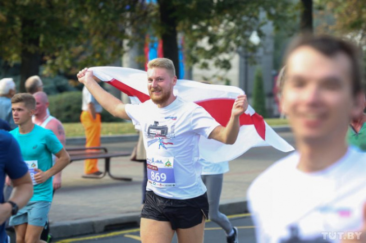 goalsby's tweet photo. 🏃♂ 14 августа в рамках #MARATHONFORFREEDOM пробегут в поддержку свободных спортсменов: https://t.co/ZWmazHtPXY
✊🏻 «Мы бежим в поддержку артистов, врачей, студентов, рабочих, журналистов, политзаключенных. Бежим за каждого из нас и приглашаем включаться!» https://t.co/iBPKCVFjl3