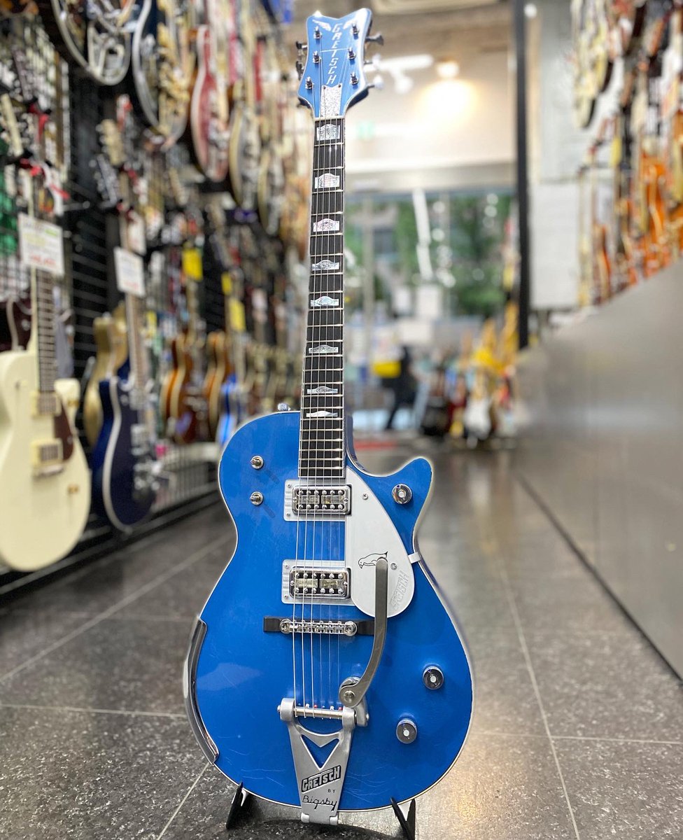 gakkicenter's tweet photo. #グレッチ ・カスタムショップ製の #ペンギン が入荷しました!🐧
…Cooooool!!!!!
#gretsch #gretschguitars #gretschguitar #g6134 #penguindesign #relic #stephenstern #customshop #madeinusa #lakeplacidblue #tvjones #rock #rocknroll #rockabilly #グレッチギター #レリック #usa製 #1点物 https://t.co/7lZqE9n5ry
