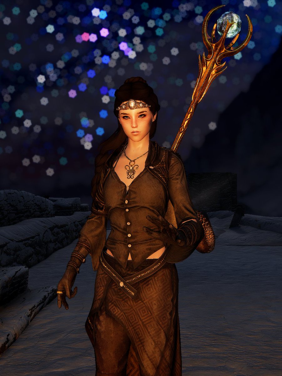 anthrogamer235's tweet photo. More #Skyrim screenshots of my Dragonborn Syl. https://t.co/8AGIBFJzQZ