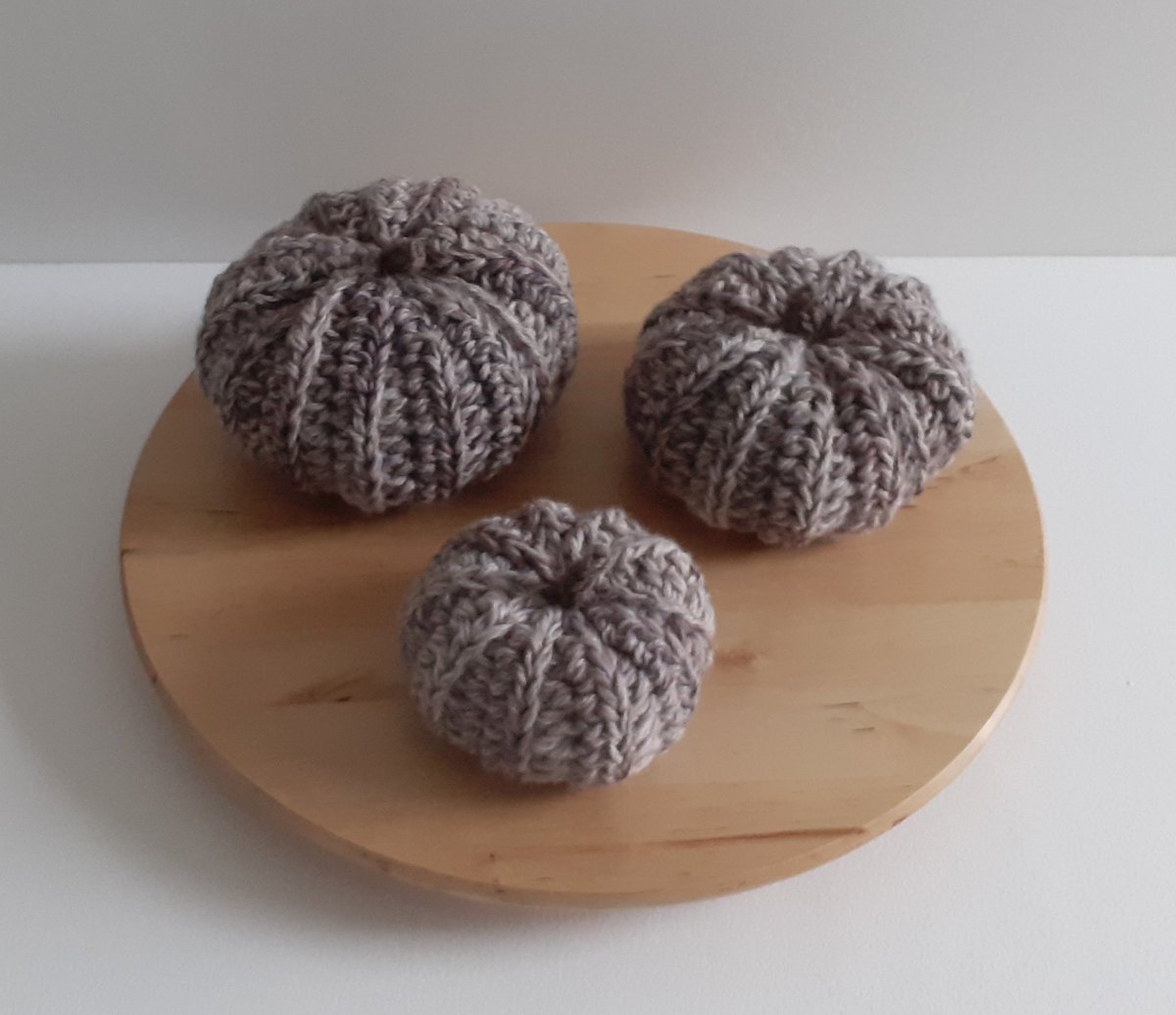 jimandgladys's tweet photo. Just added to my Etsy shop 🧡
https://t.co/Z3NvnOYnZV
#autumn #pumpkin #homedecor
#crochet #etsy #notonamazon #newmills #newmillsmakers #lovenewmills #newmillshighpeak
#bounceforwardnotback
#standwithsmall #supportsmallbusiness #justacard #shophandmadeuk #jimandgladys https://t.co/sKXVkZrvGV