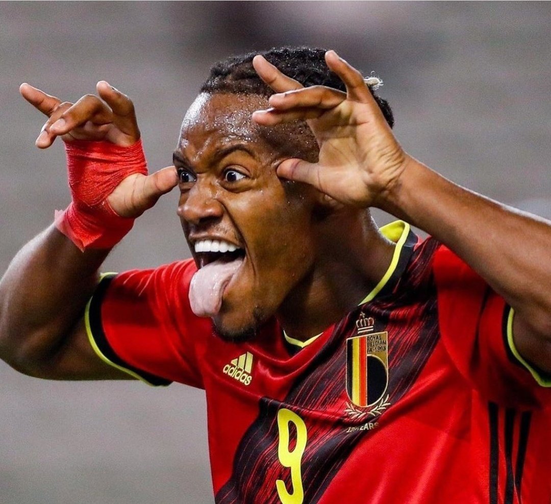 72 Batman'ın plakası. Batshuayi'nin lakabı Batman, biz aldık mesajı:)
Come to Beşiktaş <a href="/mbatshuayi/">Michy Batshuayi</a>