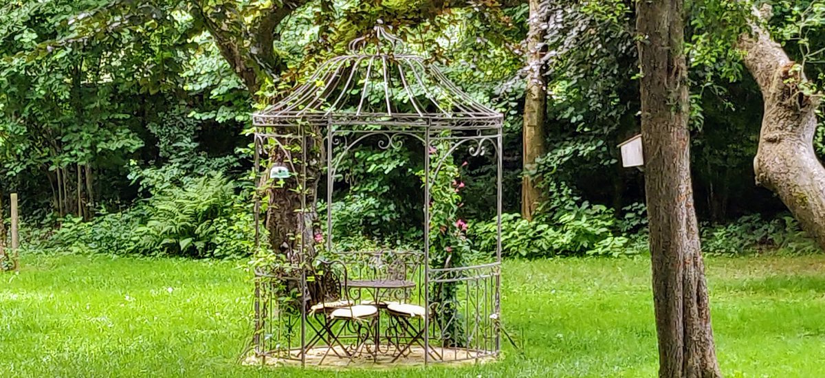 BackpackBella's tweet image. It's not every day you find a 100-year-old guest house in the middle of the Belgian Ardennes with a swimming pool, jacuzzi and sauna - divine! 🏊 #Belgium #ardennes