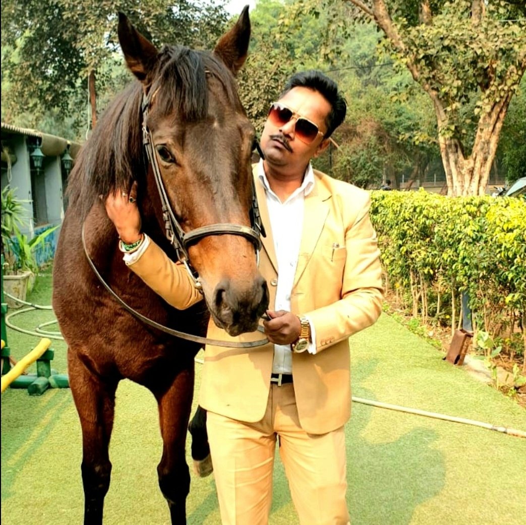 merohittsaxena's tweet photo. #NewProfilePic
#Howzaat!!!! https://t.co/5iJtX37fXo