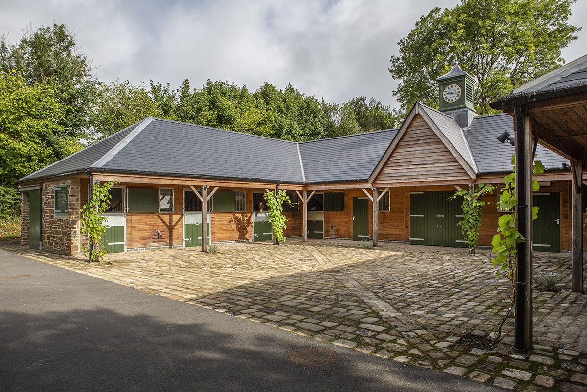 Scotts Timber Stables are designed and hand built to order. Get in touch today to kickstart your Equestrian Building project! buff.ly/3gevDEw
#timberstable #Equestrian #horses #dreamstables