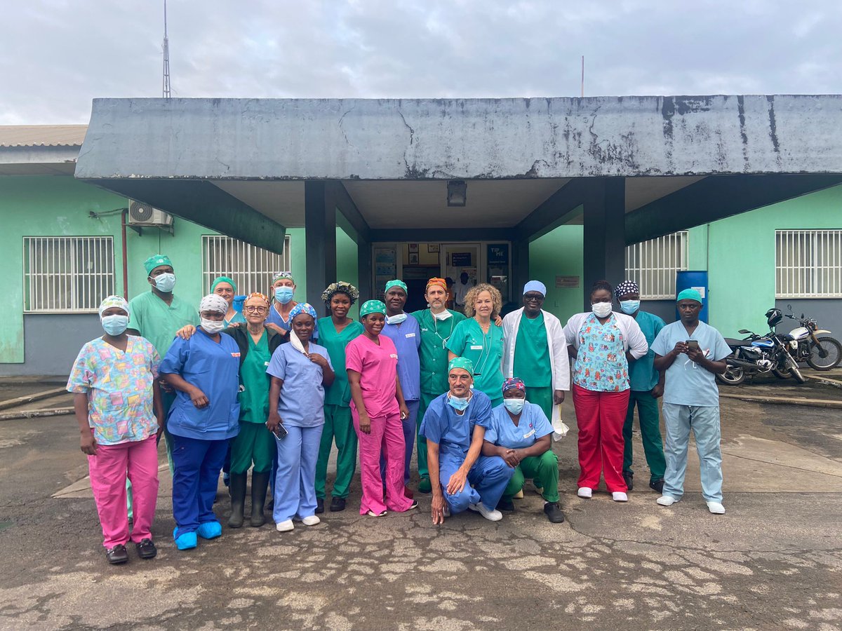 SurgForAll's tweet photo. Más de 50 operaciones formativas en esta semana para mejorar el servicio de urologia del St. Joseph's Catholic Hospital. Ayer fue el último día de actividad y de fotos
#sfastjosephs2021 https://t.co/sGK1A5D7Ar