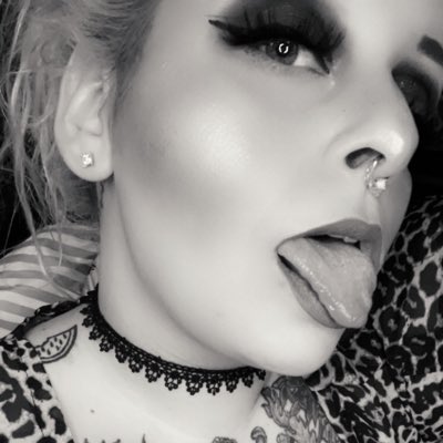 #NewProfilePic https://t.co/6aJwd4UZjY<a href="/tag/newprofilepic"class="tags">#NewProfilePic</a>