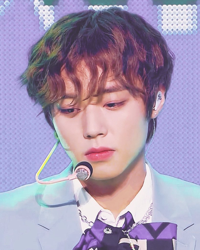 rof_H's tweet photo. 윙크토끼 어쩜 이렇게 이쁘니 💙🐰💙 #박지훈 https://t.co/kkE19isYr9