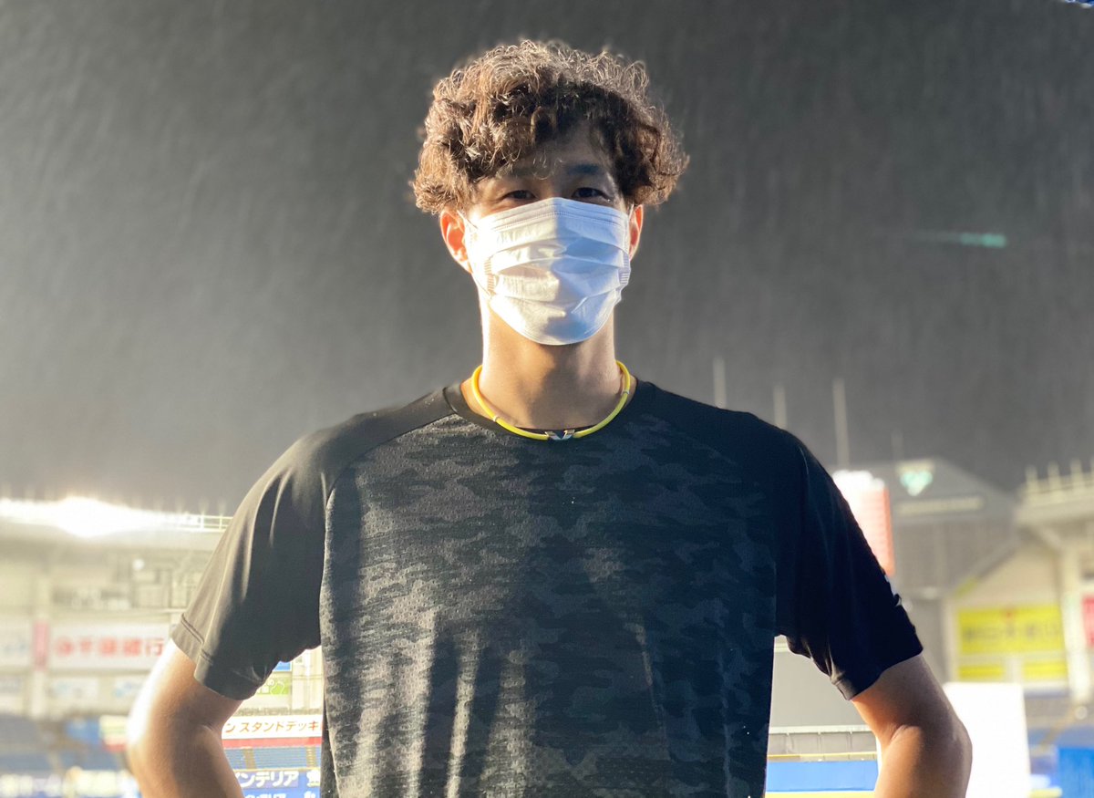 千葉ロッテマリーンズ على تويتر 逆転劇はこの男から始まりました 走攻守で存在感をみせた 岡大海 選手 雨の中の奮闘で勝利を引き寄せてくれました Chibalotte 広報 Bsw