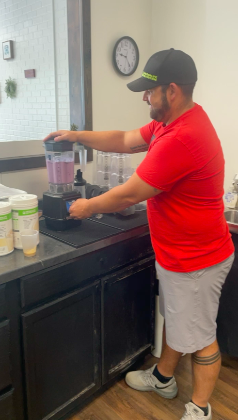 greenwald_sales's tweet photo. Spotted! @waringcomm blender serving up some tasty and delicious shakes at @inspirenutritiondelaware! #whatareyouwaring #blendprepcookbrew #blend #heavydutyblender #barblender #blenditup #horsepower #whatcanyourblenderdo #chefstable #kitchen #bar #cheflife #bartender #weareMAFSI https://t.co/NO5GFtj5BS