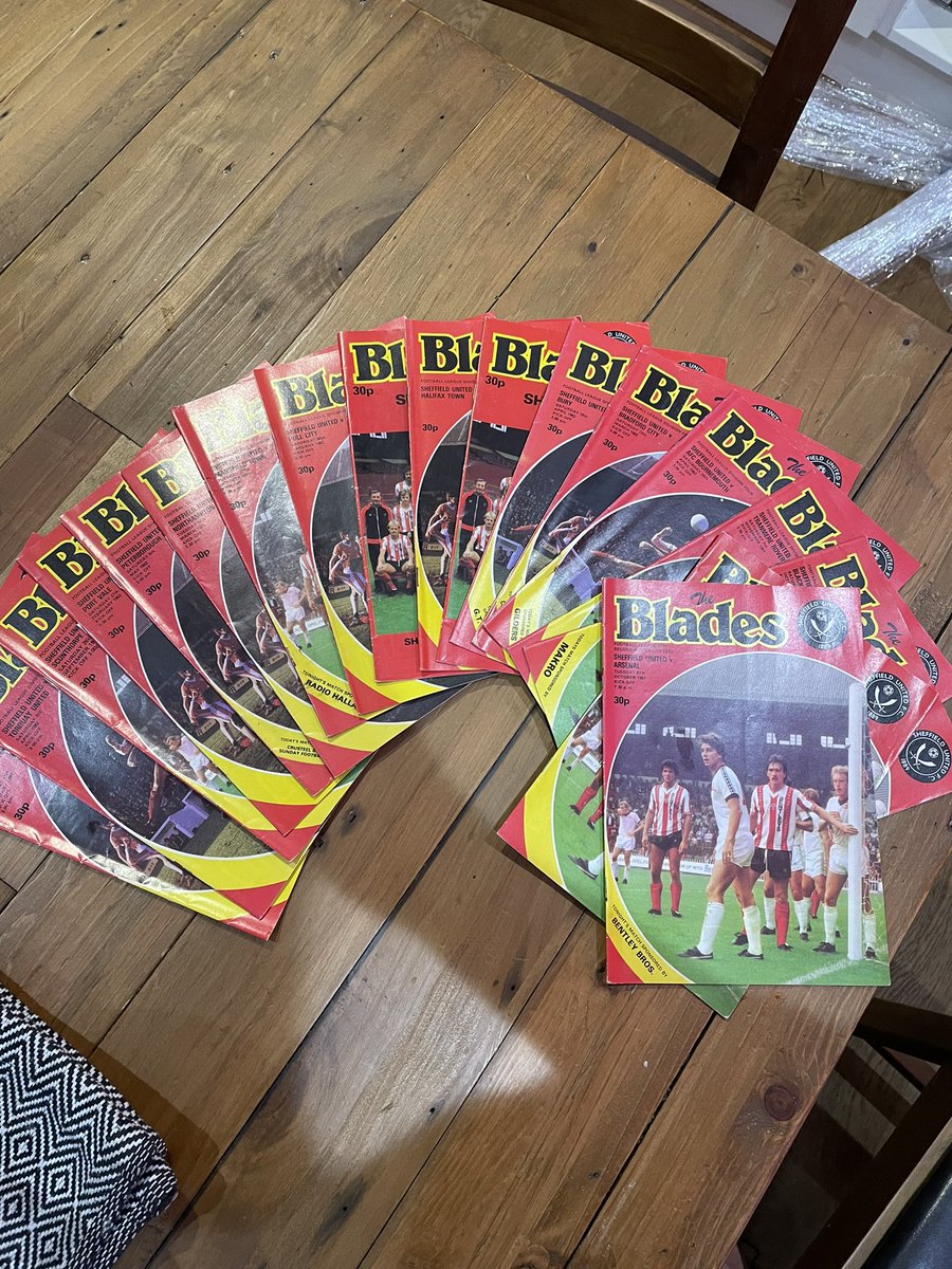 bladeclubber's tweet photo. Every blades programme from the year I was born #epicpresent #twitterblades #sufc #40thbirthday https://t.co/6He3Wg4NxX