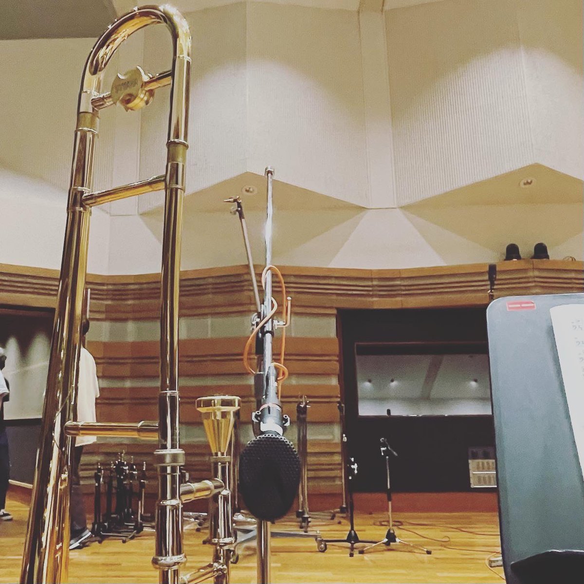 wadamitsu's tweet image. レコーディングでした。
このマイク #coles4038 やっぱり良いな〜。

#recording #todaysoffice #hornsection #ysl891z #monettemouthpiece #ts6pranaslap #victorhamx100