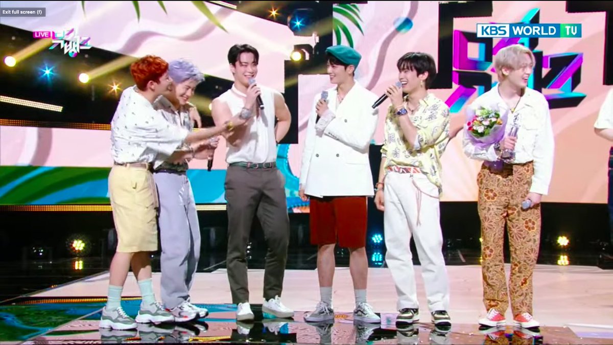 AstroUnitEsp's tweet photo. 🌚[RANDOM]

No es tanto el win... sino que lo hicieron juntos

#AfterMidnight4thWin #ASTRO9thWin 
[#ASTRO| #아스트로| @offclASTRO] https://t.co/EhlgZQBfNv