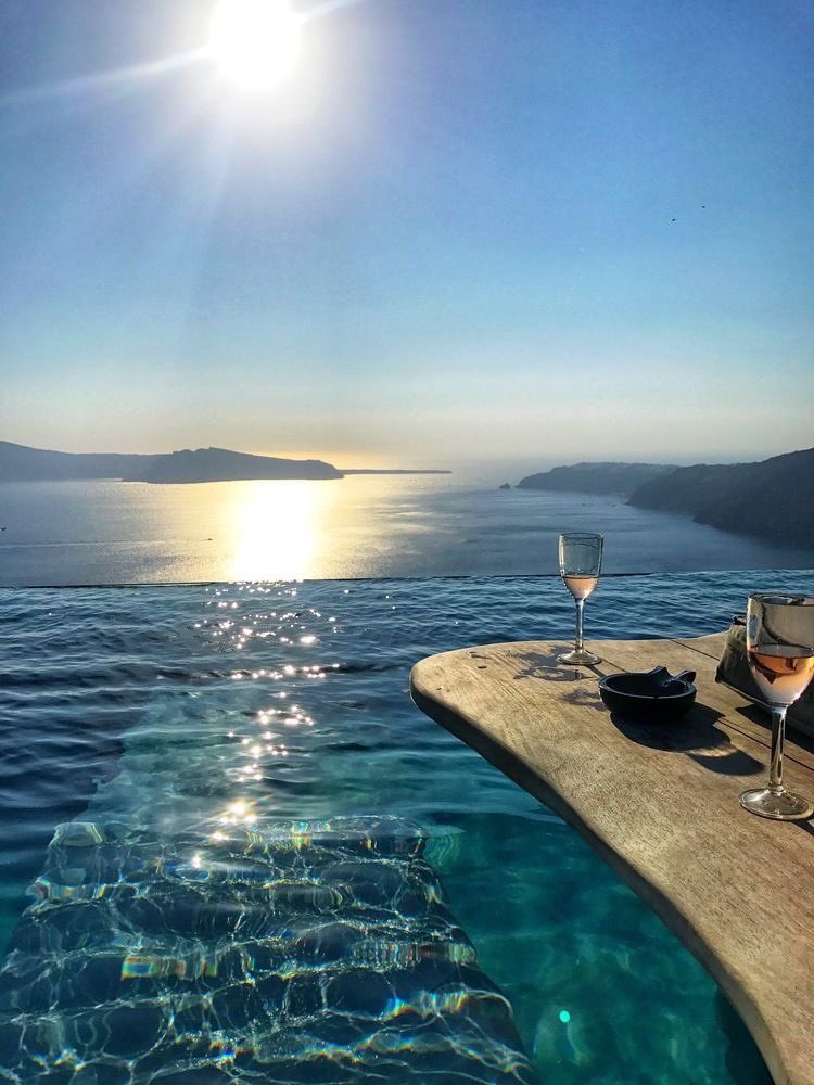 The glorious lamp of heaven,the sun.-Robert Herrick