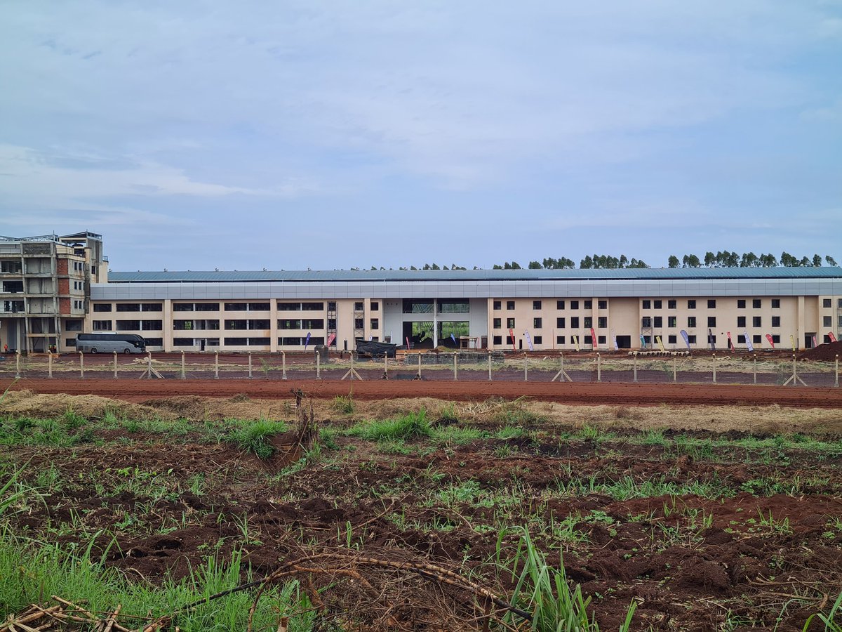 lindahNabusayi's tweet photo. .@KagutaMuseveni is due here in Jinja to tour the Kiira Vehicle Plant Site and lay a foundation stone at the Jinja Industrial and Business Park. @KennethOmona @OfwonoOpondo @DrMusenero https://t.co/8gsIjK6GHX