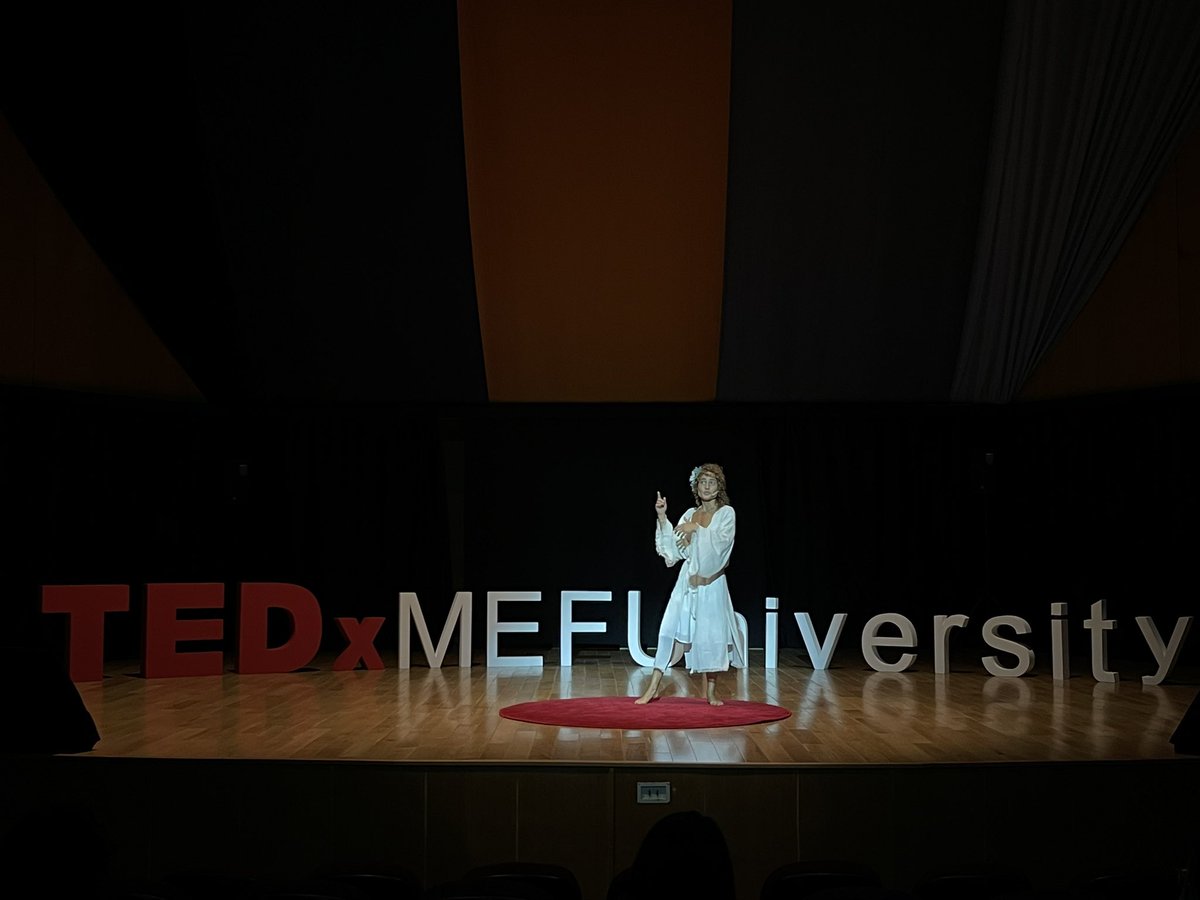 Enerjik ve samimi konuşması ile kendimize ayna tutmamızı sağlayan <a href="/yaseminyapanar/">yasemin yapanar</a> sahnede ⚡️