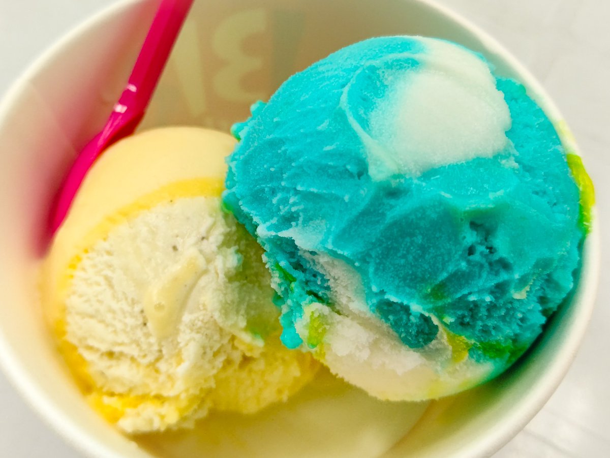 Kiyomi 26 サーティワンアイスクリーム に行って来ました 子ども達はポケモンダブルパック レギュラーサイズとポップサイズのアイスが選べます 新しいフレーバー サーティワンワールドレコード 黄色容器の小 とサンセットサーフィン 青いアイス
