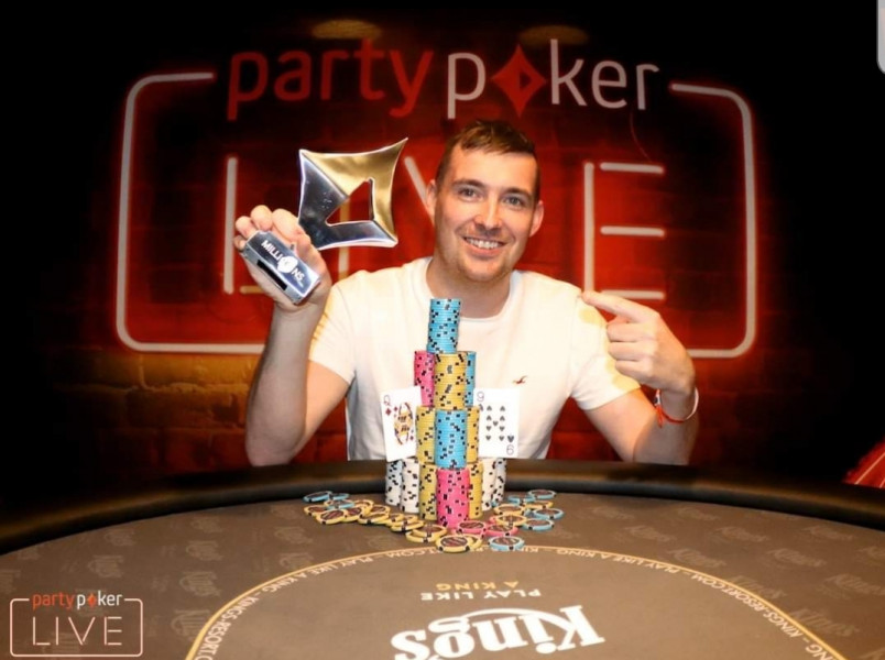 Last Night's Day Ring#1 Opener 1C Flight attracted 372 entries. Irish superstar <a href="/Clicki10/">Patrick Clarke</a> finished on top as chip leader! @IrishPoker <a href="/Irish_PokerOpen/">Irish Open</a> <a href="/IrishPokerTour/">Irish Poker Tour</a>