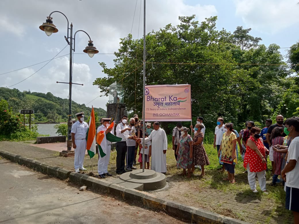 oheraldogoa's tweet photo. #breaking: St. Jacinto Islanders and #IndianNavy jointly hoisted the tricolour #national flag of #india this afternoon.
#Exclusive #news @DrPramodPSawant https://t.co/bCoQCNSUAY