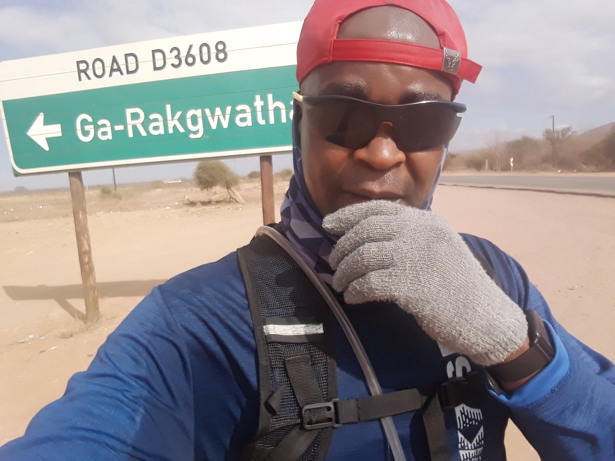 ChueneDaniel's tweet photo. #RunningWithTumiSole
#RunYourownPace
Fueled by @THRESHHoldSA
43km unprovoked with a new 42km PB solo run πΊπΊπΊπΊπΊ https://t.co/yDgaZ3FHjY