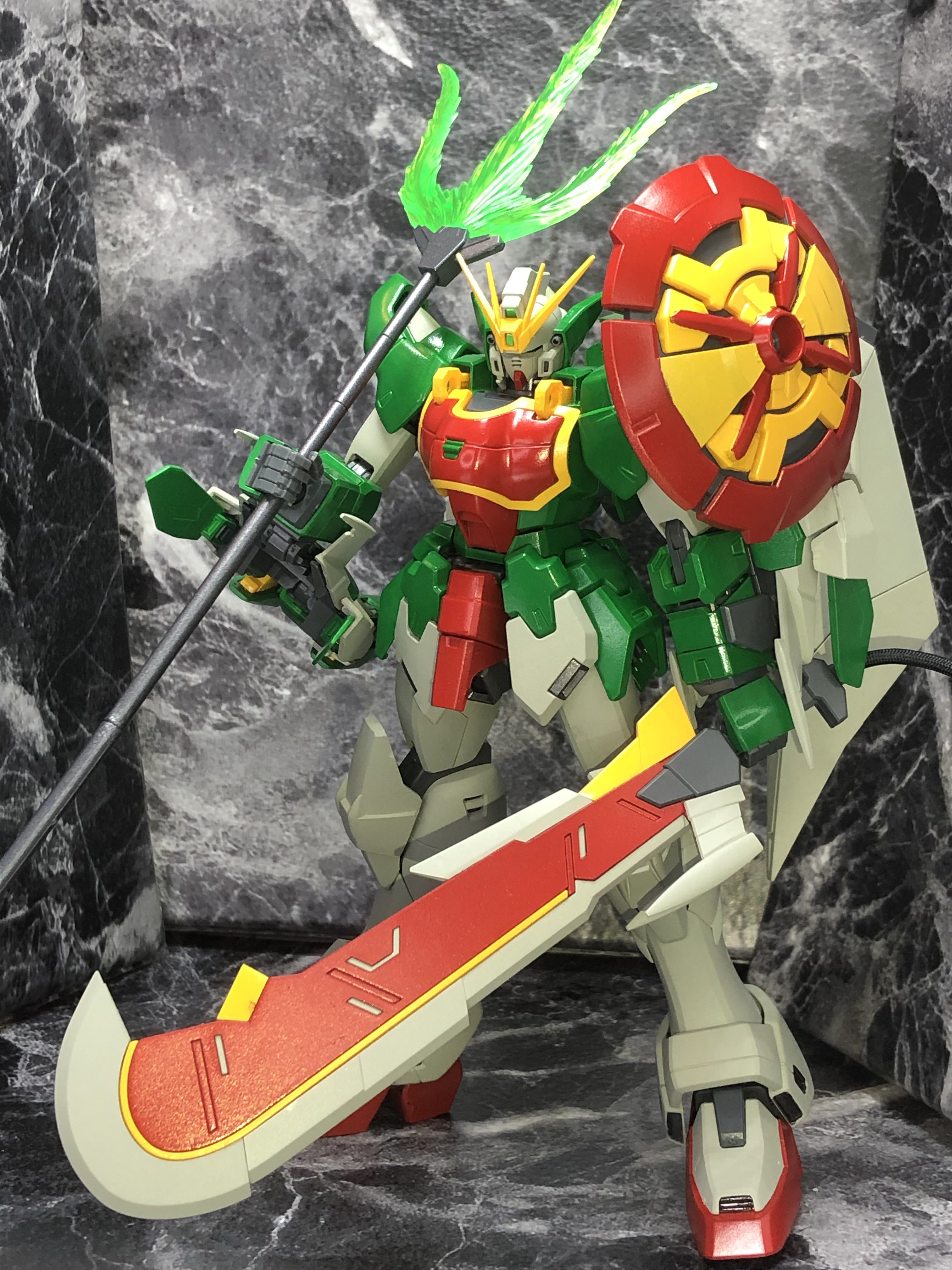 あつあ鋭 ガンプラ Mg 1 100 シェンロンガンダム Ew 塗装 小改造 アルトロンガンダム 完成しましたー 敗栄オプションセットのフーティエを見てから アルトロンが欲しくなったので Tv版カラーイメージで塗装してみました 余りパーツのシールドジョイント
