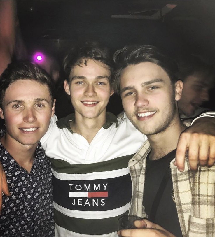 ลีวายล่าสุดจากอินสตาแกรมส่วนตัวของเพื่อนครับ