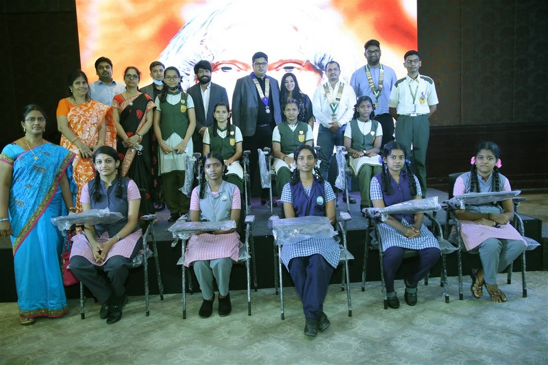 pesumcinema's tweet photo. Madras Anchorage Round Table 100 &amp; https://t.co/rDxNAA0k6r distributed 1000 study chairs to under privileged Children across India
https://t.co/aTyuf7yw73
@eventnexuspr https://t.co/v24OrL8jHv