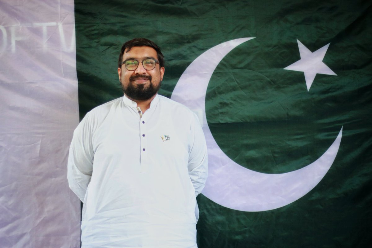 msaadm3399's tweet photo. اس زمیں کی مٹی میں خون ہے شہیدوں کا
ارضِ پاک مرکز ہے قوم کی امیدوں کا
نظم و ضبط کو اپنا میرِ کارواں جانو
وقت کے اندھیروں میں اپنا آپ پہچانو
#happyindependencedaypakistan 🇵🇰 https://t.co/M4fqVf3Svt
