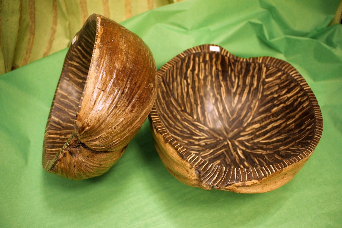 TimberTreasures's tweet image. These coconut shell bowls are interesting and unusual. They are lightweight and can be used to store various household items. #cocnutshell #coconutshellcraft #woodengifts #handmade #coconut #bowls #homedecorideas #homedecoruk #coconutbowls #shoplocaluk #supportlocalbusinesses