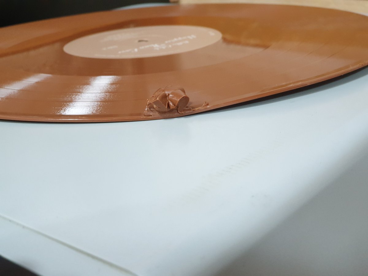 rcrdcltr's tweet photo. Quality control, we have a winner!! 🏆

Same record (Billie Eilish), different customer. How in the fucking world does this get through QC? Well, let's be honest, there isn't ANY QC is there. How did it get in the fucking sleeve like that?! https://t.co/zP3hYl42eX