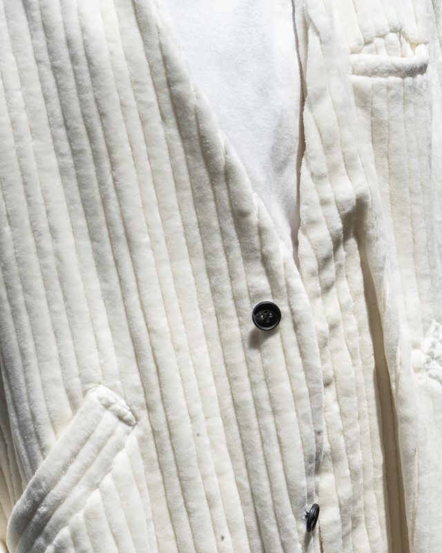 MilokShop's tweet photo. 【NEW ARRIVAL】
MATSUFUJI
2021AW COLLECTION
Wide Corduroy Coat
OFF

ビッグコーデュロイのノーカラーロングコート
総裏仕⽴てでシーム使いの隠し内ポケット付き
生地は⼀般的なコーディロイより柔らかく仕上げ、軽くて⽑が寝ずシワになりにくい⽣地です

アイテムリンク
https://t.co/Jc1hWTJDCt https://t.co/STAzuFPFzj