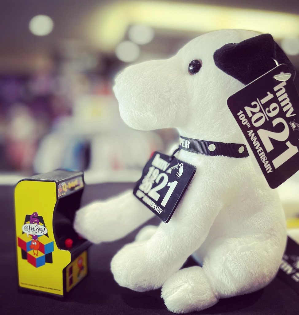 hmv_Staines's tweet image. Since these #miniarcade games have gone to £3.99 with any purchase we can’t stop #nipper from trying to beat his highest score!! Check them out in store now. #frogger #qbert #spaceinvaders #retro #arcade