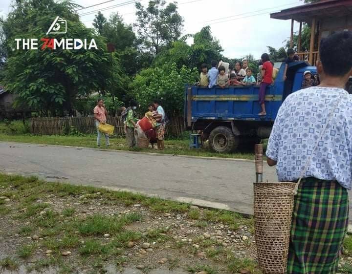 Revolut56180534's tweet photo. (1/2)

Military Terrorists forced the villagers to FLEE from #Madaing village, Waingmaw Tsp where 58th Military Battalion is based this morning(Aug 14) amid Covid-19 &amp; rainy season.
-Due to terrorists from 58th Battalion randomly fired heavy artillery shells since...

#Aug14Coup https://t.co/w4aOnU1Kjq