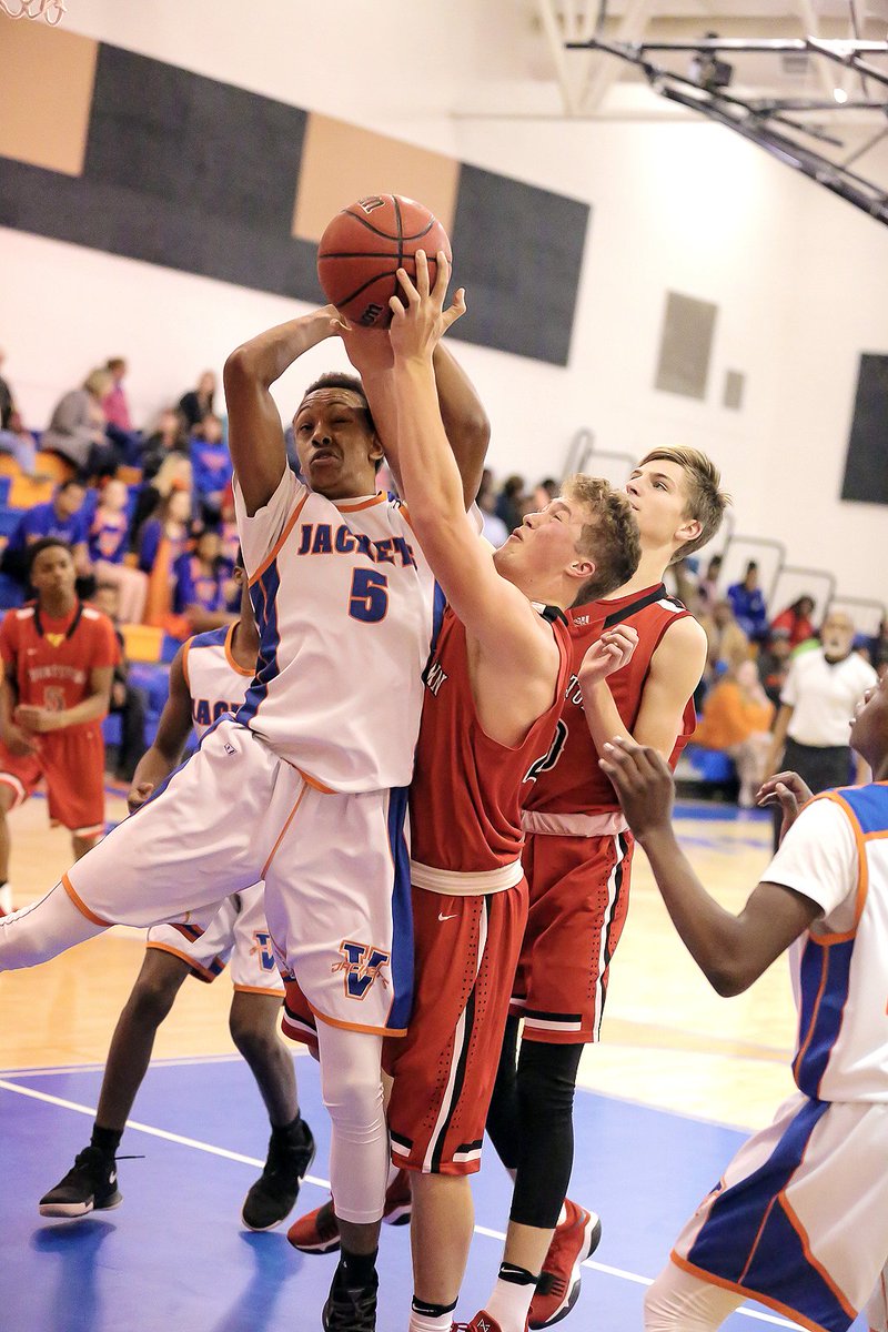 DowntownChipley's tweet photo. It's time for school sports and you'll find all the local basketball, football, track, baseball, golf, volleyball and softball action right here. View the Real Florida 'Back2School' Introspective here: https://t.co/mAnbNa56yM https://t.co/yLAPh1fSYD